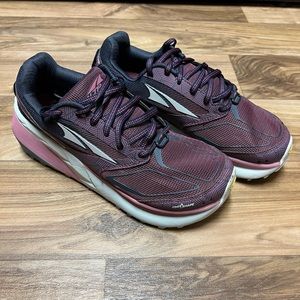 Altra Olympus 3.5 vibram size 7